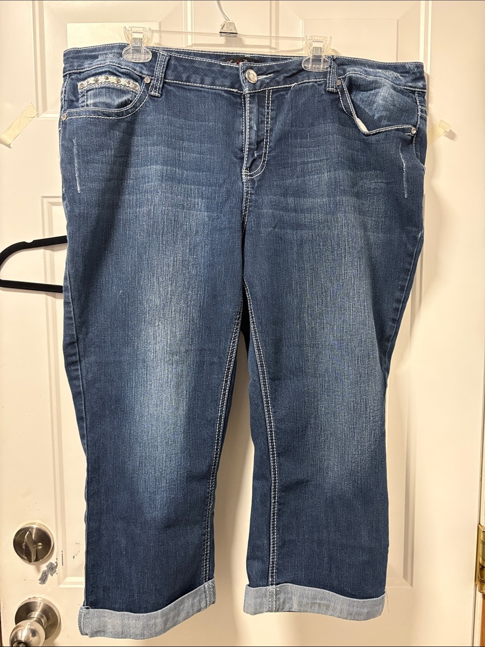 Love Nation Women's Dark Blue Cropped Capri Jeans